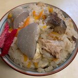 サバ缶を使って大きな里芋入り鯖御飯